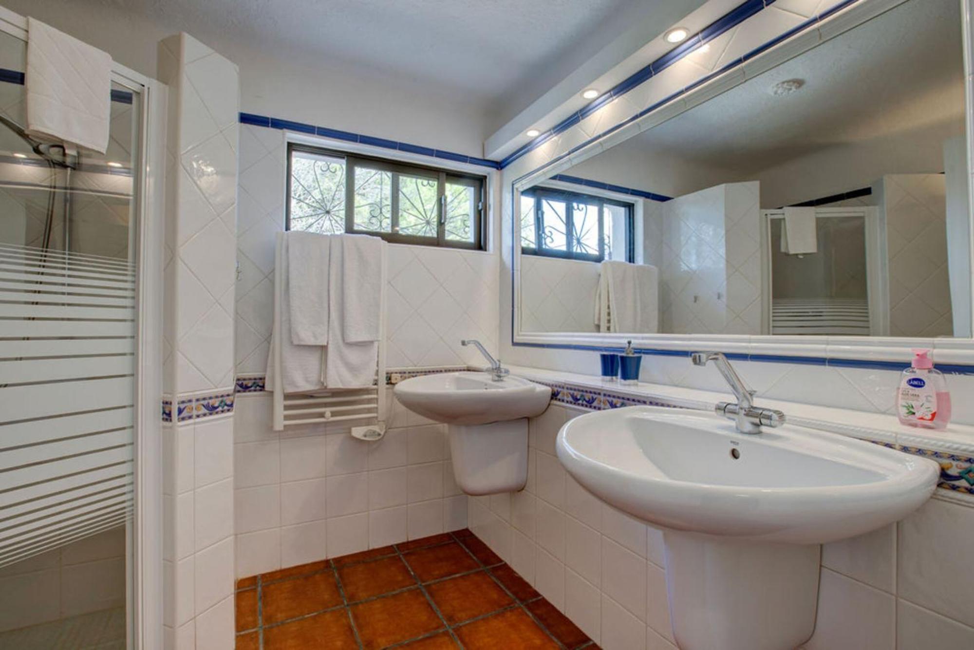 Villa Barlavento - Stunning 4-Bedroom Villa With Tennis Court Carvoeiro  Luaran gambar