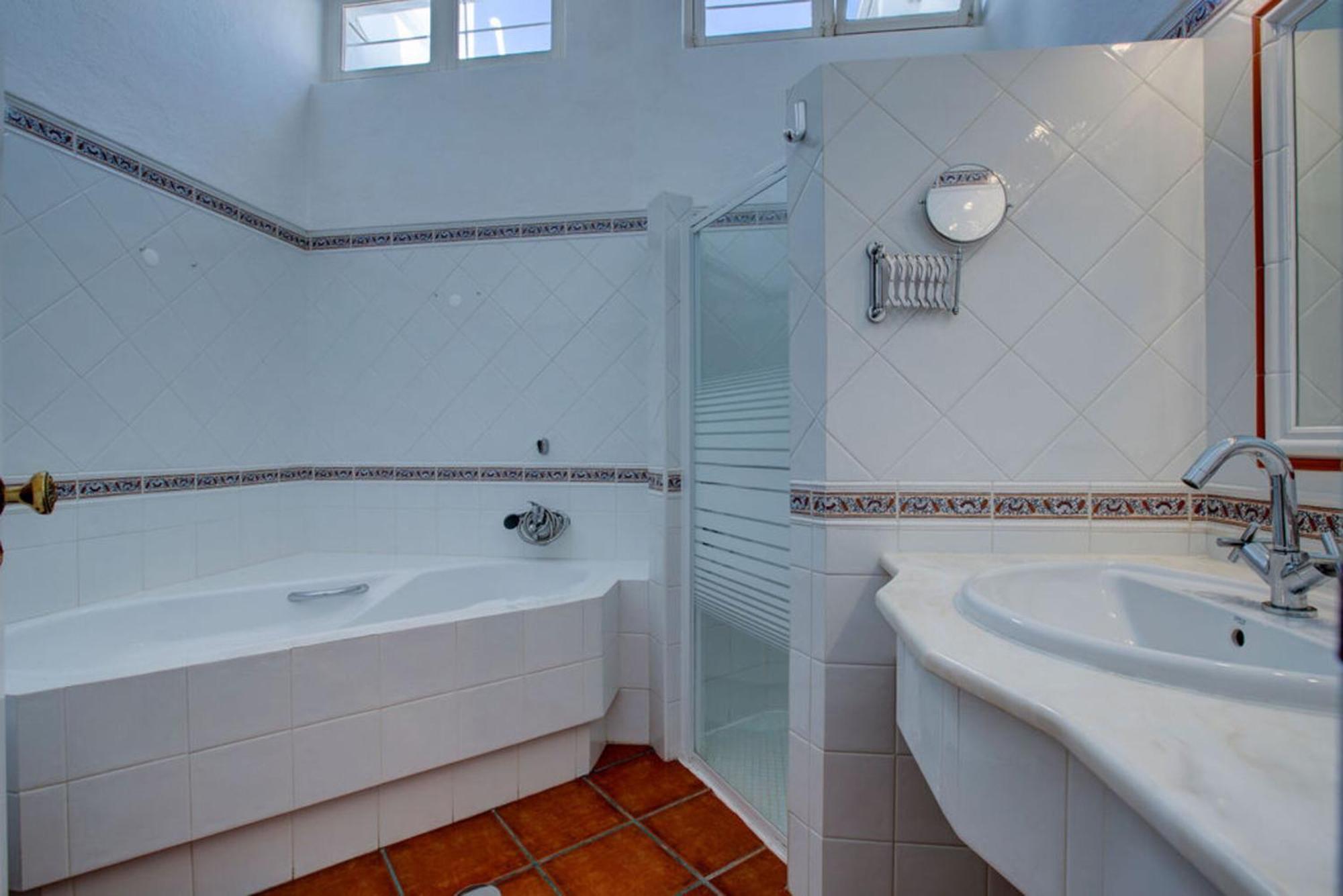 Villa Barlavento - Stunning 4-Bedroom Villa With Tennis Court Carvoeiro  Luaran gambar
