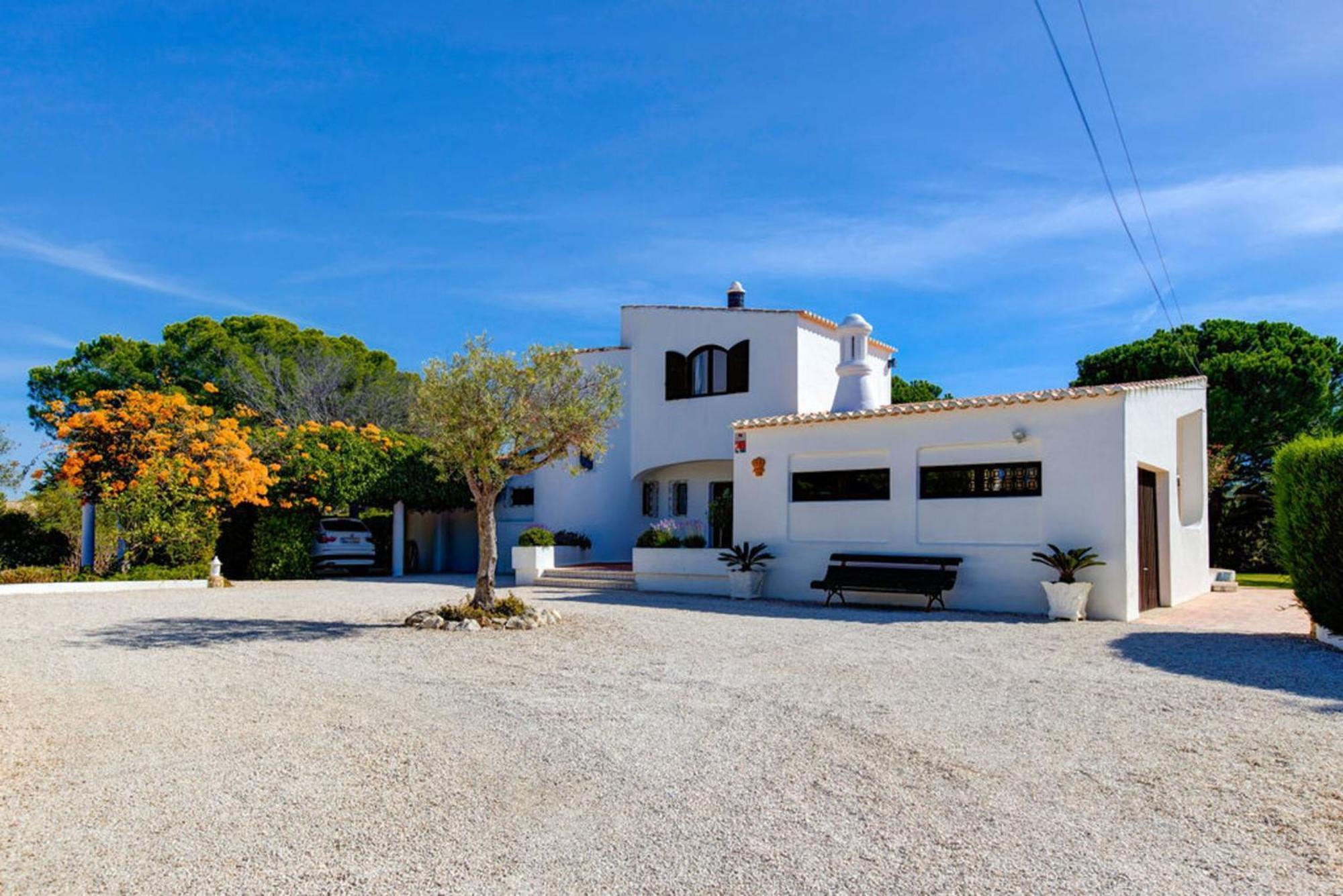 Villa Barlavento - Stunning 4-Bedroom Villa With Tennis Court Carvoeiro  Luaran gambar